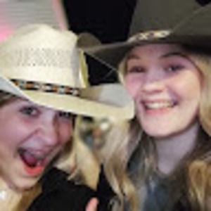 Meet your Posher, Ella